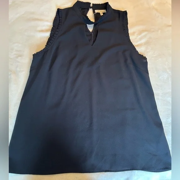 Faith and Joy Black Keyhole Top - Picture 2 of 4